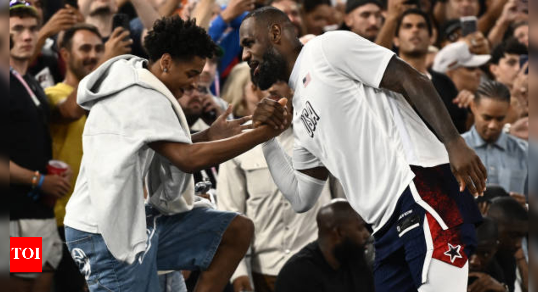 Los Angeles Lakers legend LeBron James sends special 2-word message as Carmelo Anthony's Son Kiyan shines in Syracuse opener