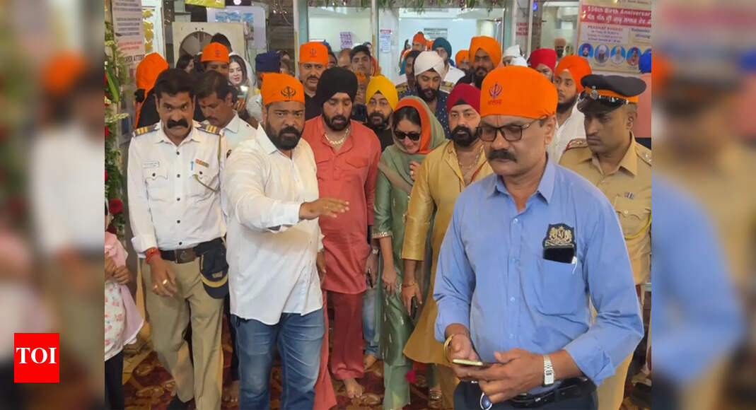 Gurupurab 2025: Kareena Kapoor, Neha Dhupia and Angad Bedi offer prayers at Gurdwara
