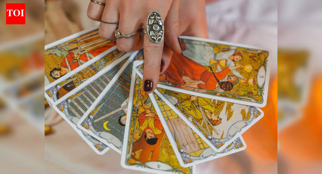 Tarot Cards Predictions Today, November 7, 2025: Love fated to return ...