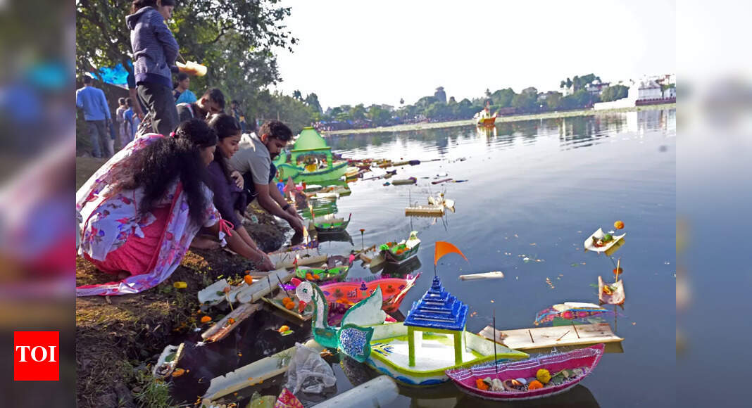 Odisha celebrates Boita Bandana: A tribute to maritime heritage with miniature boat sailing