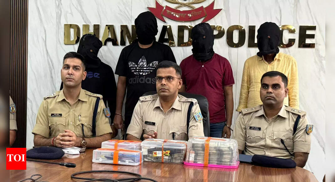 Dhanbad Police arrest four henchmen of notorious gang leader Prince Khan, seize cash and weapons