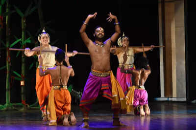 Odissi performance spellbinds Jaipur audience