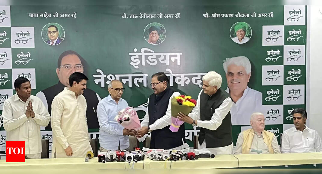 Sampat Singh returns to INLD, calls for strong alternative to BJP in Haryana