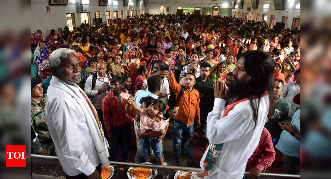 Ghatshila’s potters seek govt support to rise from the ashes