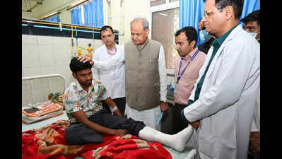 Gehlot visits injured, seeks compensation