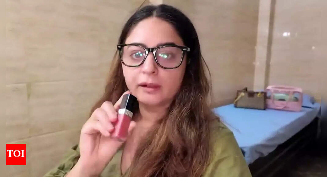 Mahhi Vij shows gifts Jay Bhanushali got for her from his Japan trip