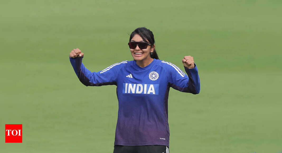 'Aap bahut glow karte ho': Harleen stumps PM with 'skincare' googly — watch