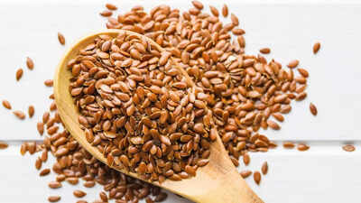 What is the best time to consume flaxseeds for maximum benefits? Nutritionist reveals expert tips