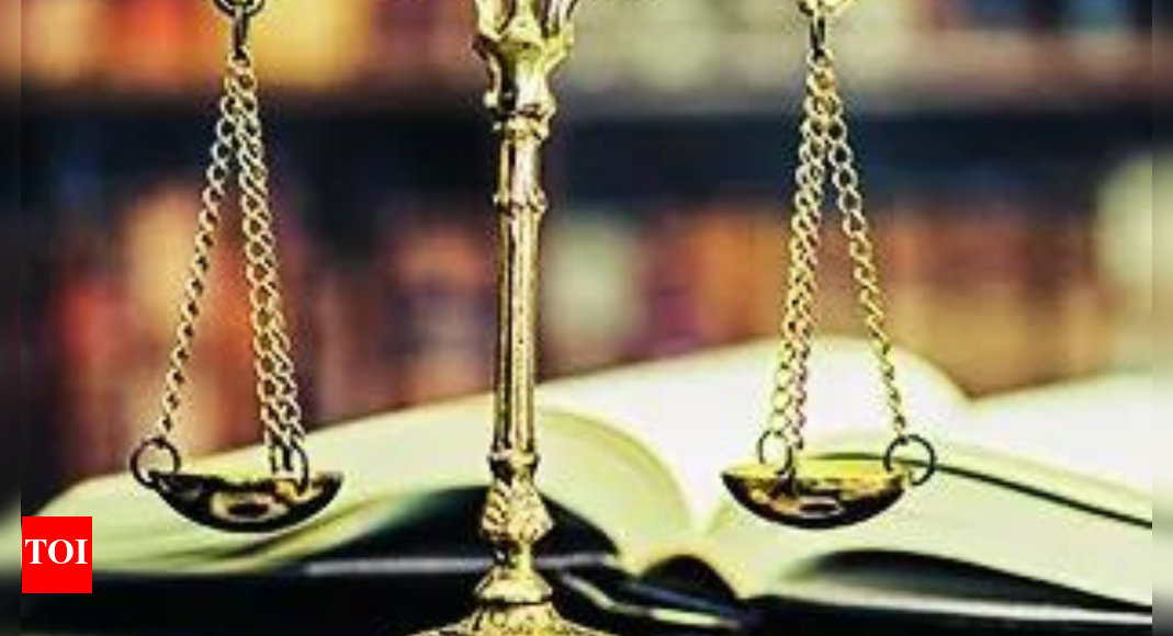 <div>SC bars Calcutta HC from hearing challenge to Bengal's new OBC list</div>