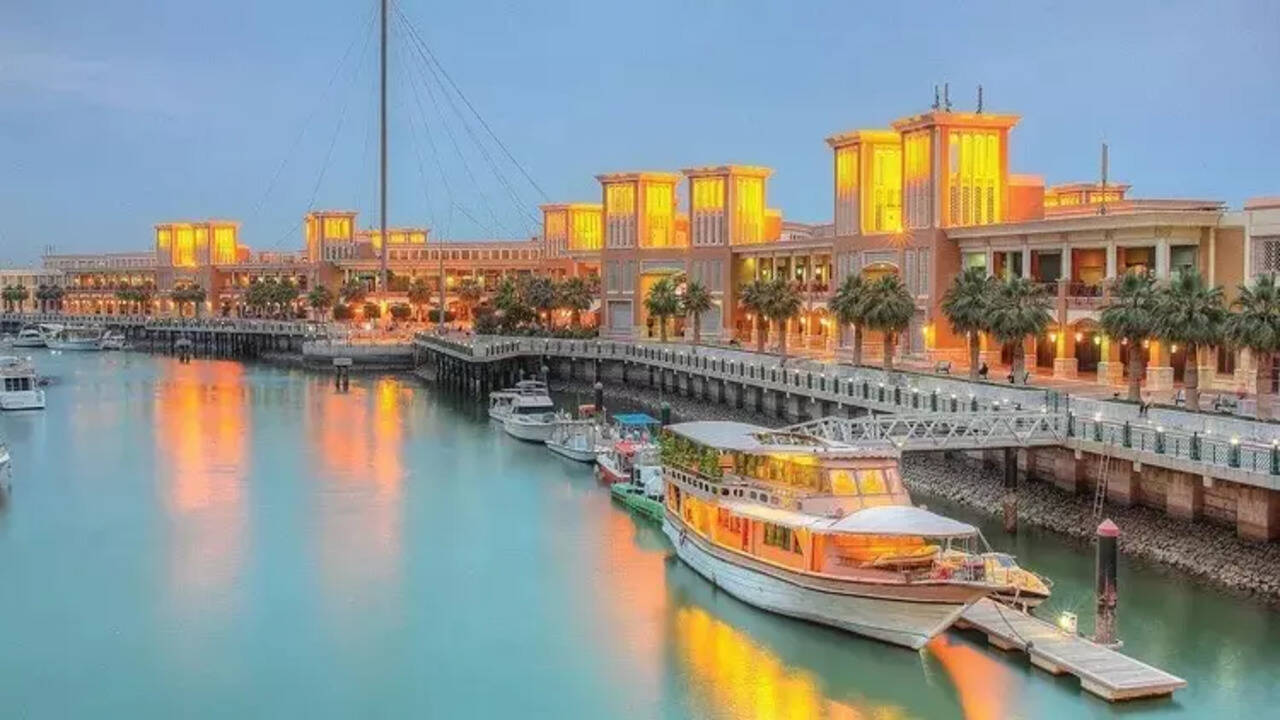 Souq Sharq: Kuwait: Ministry of Finance closing famous shark market ...