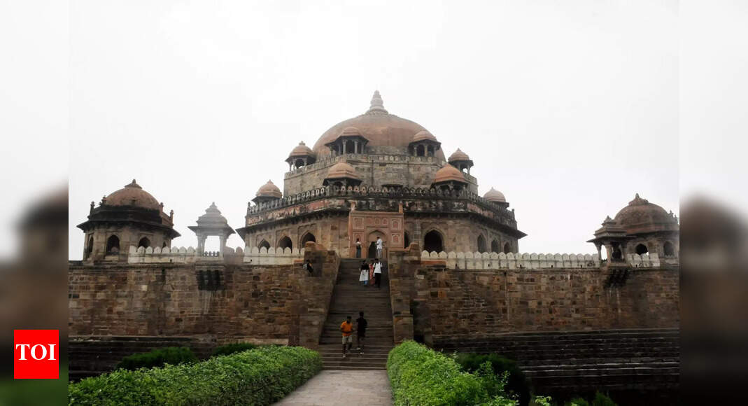 Driven by caste equations, Sasaram sees close contest between RLM & RJD