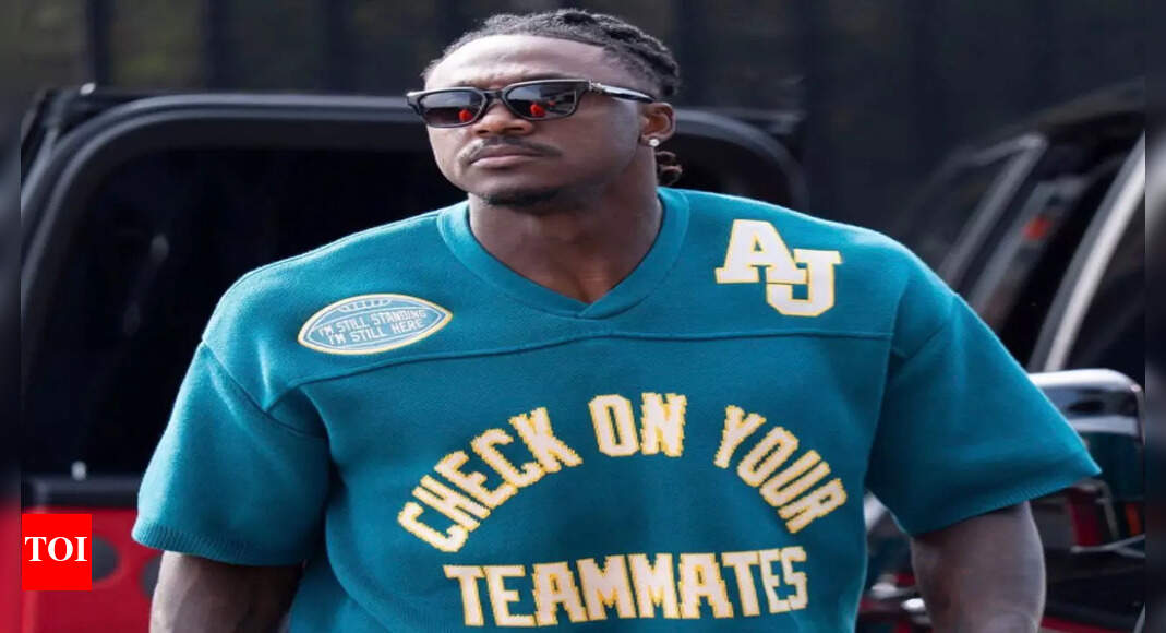 AJ Brown’s “Check on your teammates” shirt draws attention amid Marshawn Kneeland’s alleged suicide