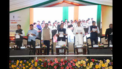  Assam CM leads tribute to national song