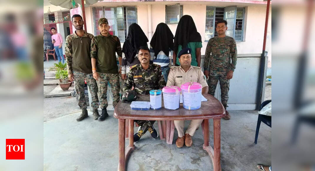 Chatra Opium Traffickers Arrested: Dual Raids Recover Rs 40 Lakh in Drugs