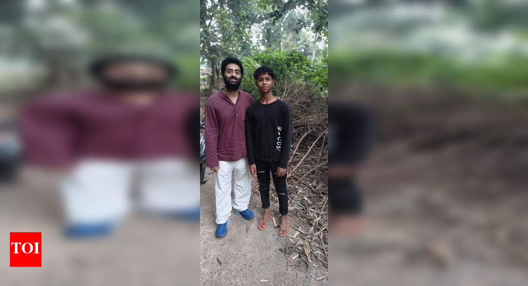 Arijit Singh and Wife Koel Roy Spotted on Scooter Outing in Dumka, Showcasing Star's Humble Side
