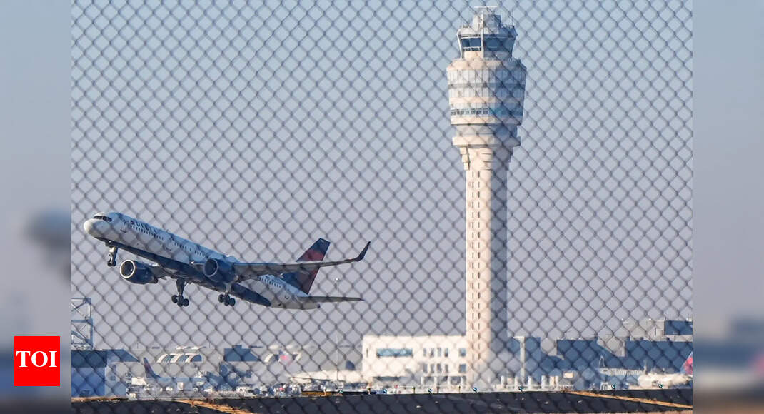 First UK charters arrive at Mopa with 577 passengers