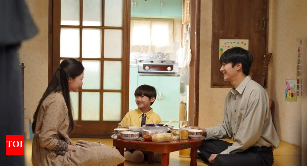 Director Mo Hong-jin's heartfelt journey in the cross-cultural film 'Leaving Mom' wins hearts