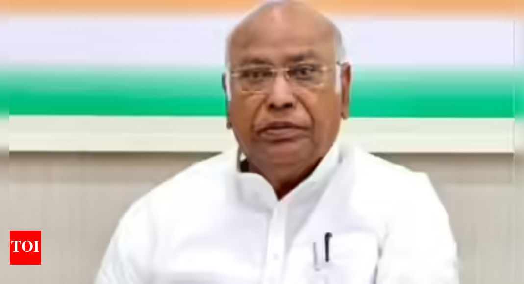 RSS never accepted national song, says Kharge