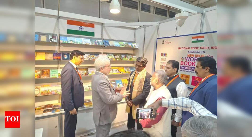 Urdu books get overwhelming response at the 44th Sharjah International Book Fair