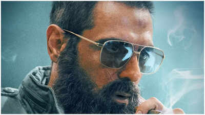  Ranveer Singh introduces Arjun Rampal's character as the 'Angel of Death' in the latest poster