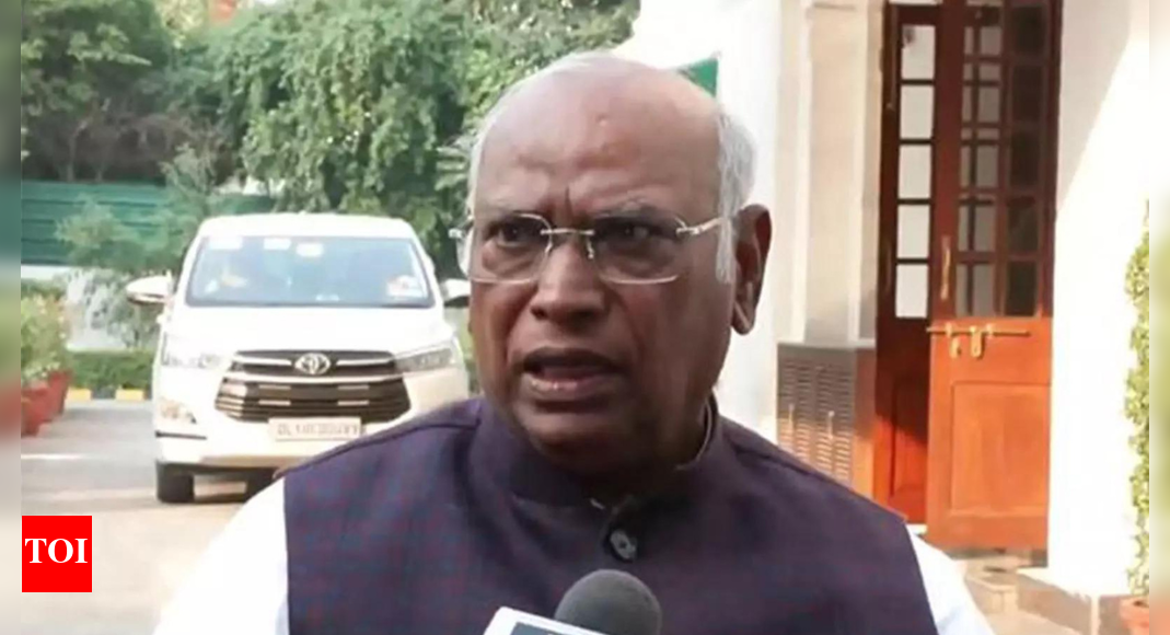 <div>‘Why didn't they push out infiltrators?’ Kharge slams BJP for ‘double-engine’ failure; dismisses ‘160 seats’ claim</div>