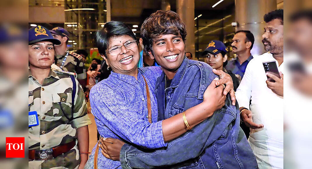 World Cup winner’s homecoming: Arundhati Reddy gets a heartwarming reception