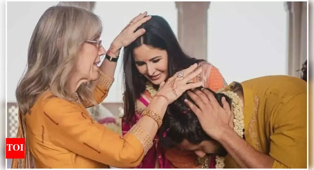 <div>Katrina's mom pays a visit to meet her daughter and grandson</div>