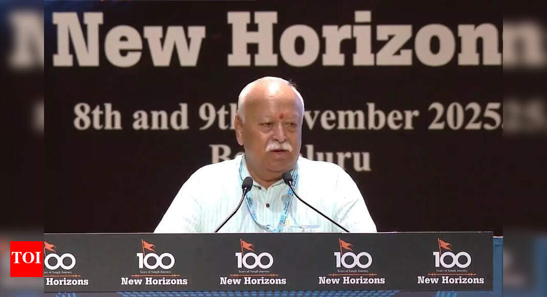 <div>'Hindus responsible for Bharat': RSS chief Mohan Bhagwat; calls Sangh an 'organised force that doesn't seek power'</div>