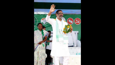 Soren couple holds bypoll rally jointly, says INDIA bloc govt synonymous with prosperity