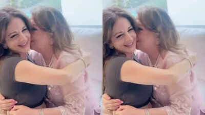 Sussanne Khan pens an emotional note for her mother, ‘soul twin’ Zarine Khan; 'You took all our hearts with you'