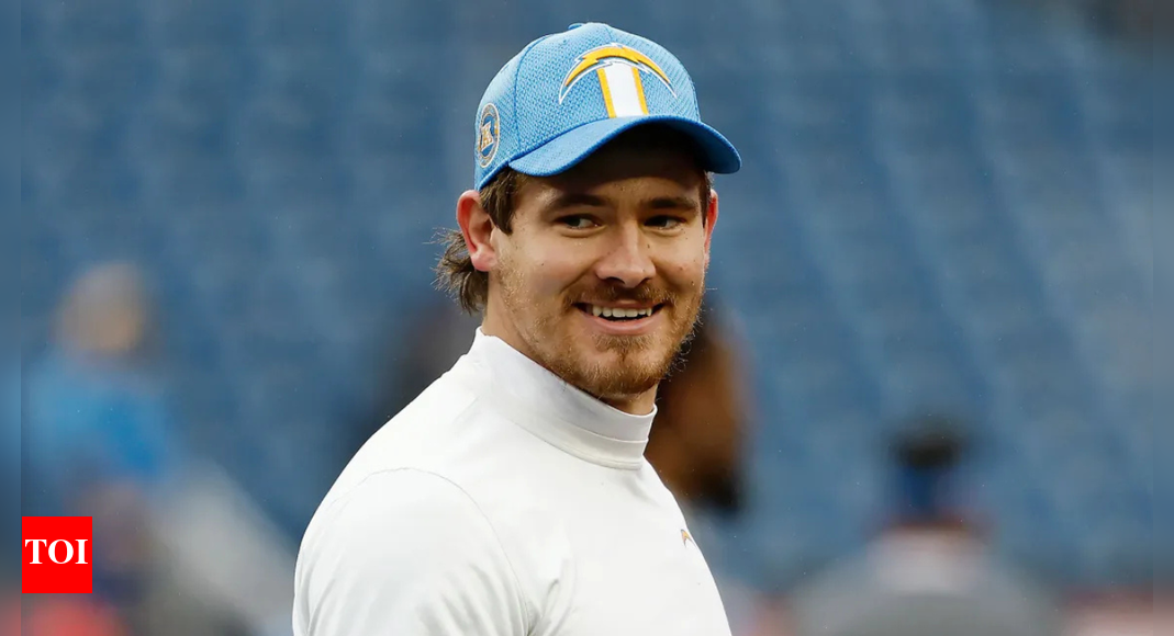 Will Justin Herbert play against the Pittsburgh Steelers tonight? Latest injury update on the Los Angeles Chargers' quarterback