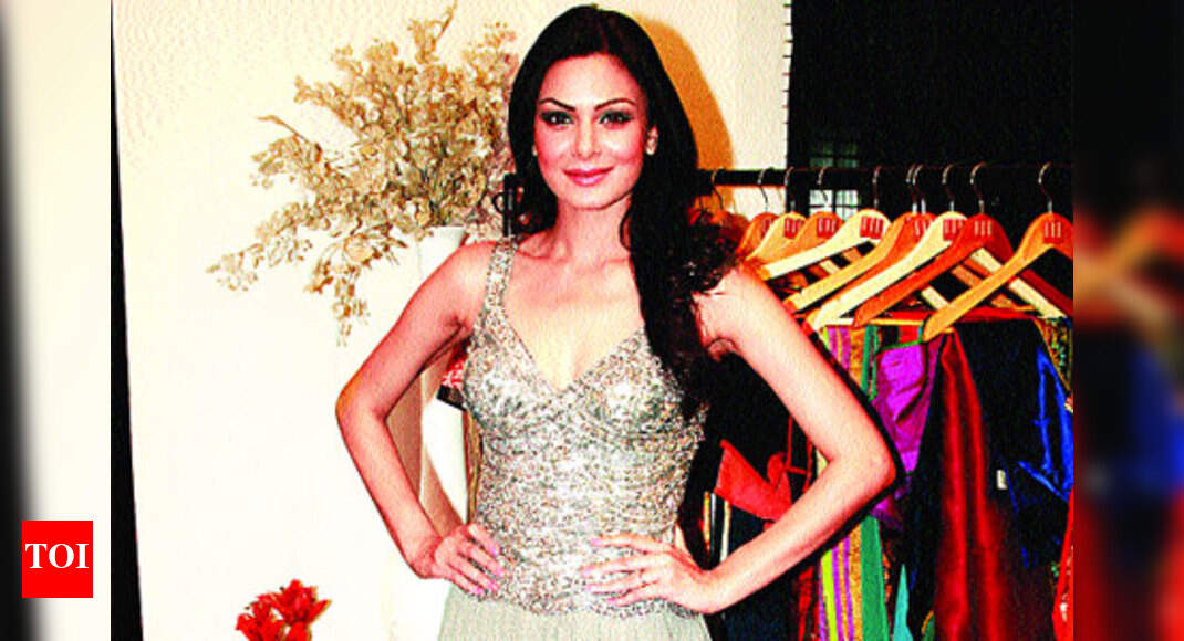 Wanted for IPL: Only female models - Times of India