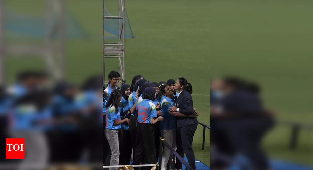 Richa Ghosh receiving Banga Bhushan award and West Bengal DSP appointment at Eden Gardens ceremony