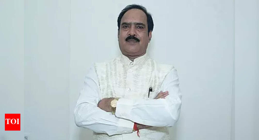 Independent Jai Kumar Singh turns Dinara contest into three-way battle