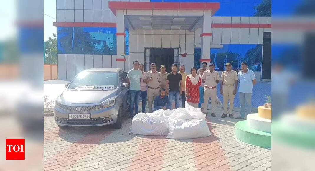 J’khand man arrested while illegally transporting ganja