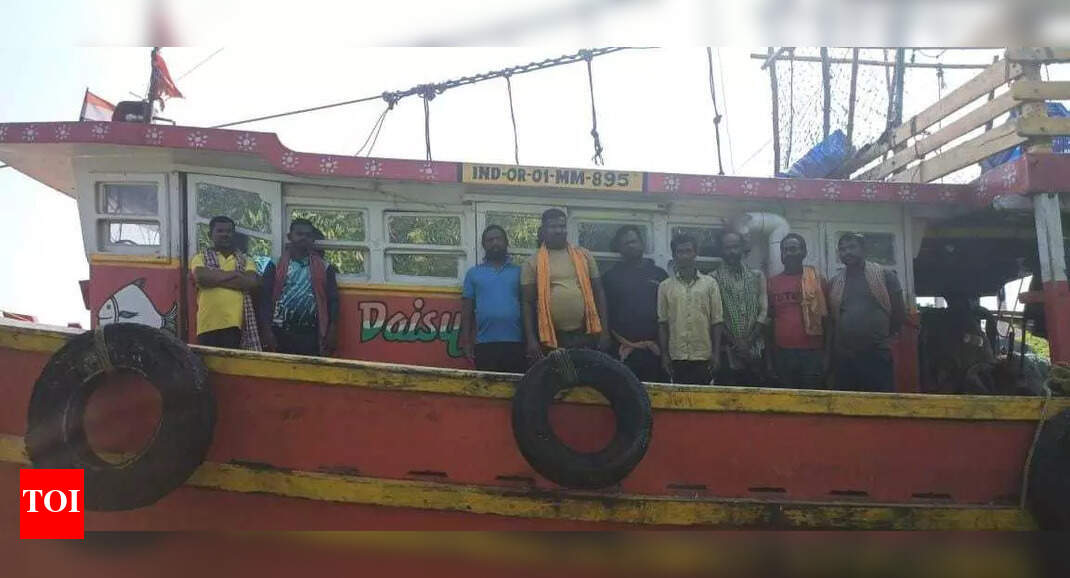 Nine arrested for illegal fishing in Gahirmatha