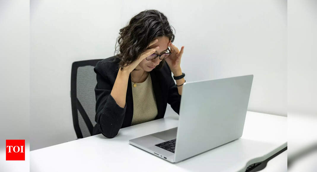 Scott Galloway says imposter syndrome isn’t a weakness: 5 ways professionals can turn it to their advantage