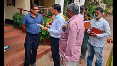 Coimbatore district collector takes stock of SIR work