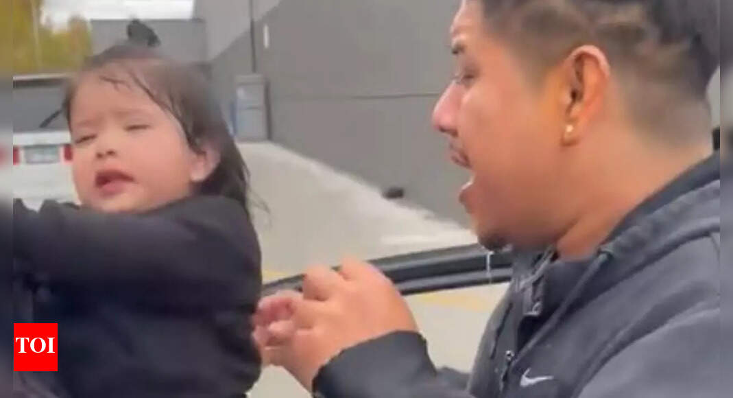 ‘She was struggling to breathe’: Federal agents pepper-spray 1-year-old girl in Chicago’s Little Village — video