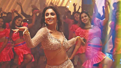  Shriya Saran shakes her leg for peppy dance number set in 90's Madurai