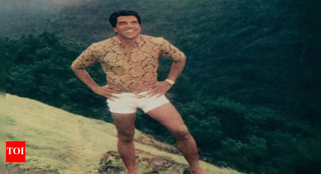 When Dharmendra shared THIS nostalgic photo