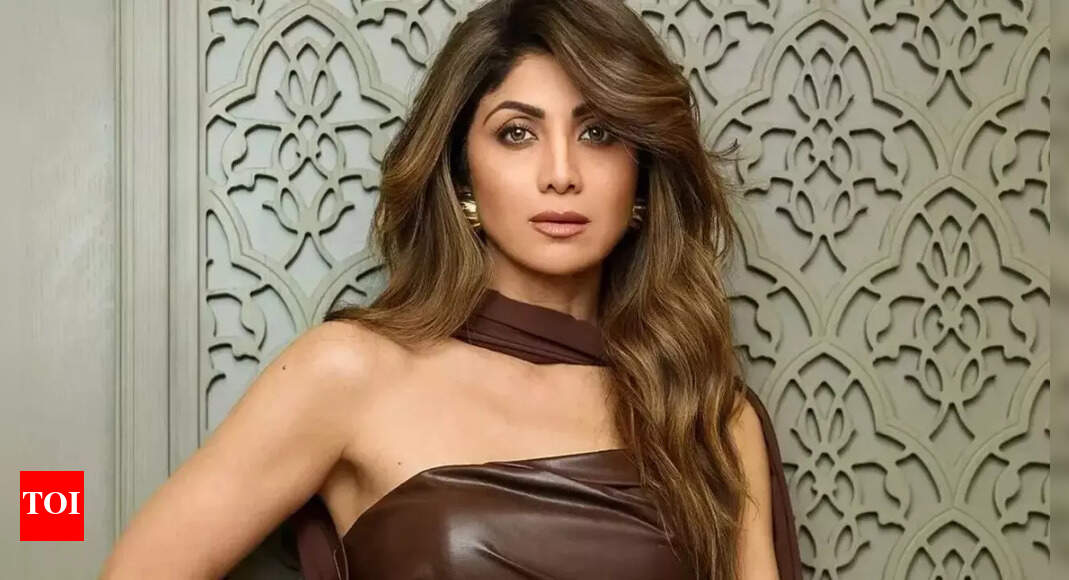 Shilpa Shetty's fitness challenge: Actress performs a dumbbell squat and asks followers to show their version