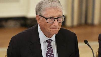  Microsoft founder reflects on what shapes success; parallels Warren Buffet's beliefs