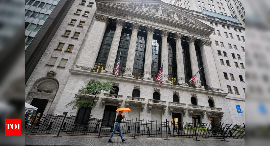 US stocks today: Markets rise on hopes of US govt shutdown ending; Nasdaq jumps over 440 points, S&P 500 gains 1% – The Times of India