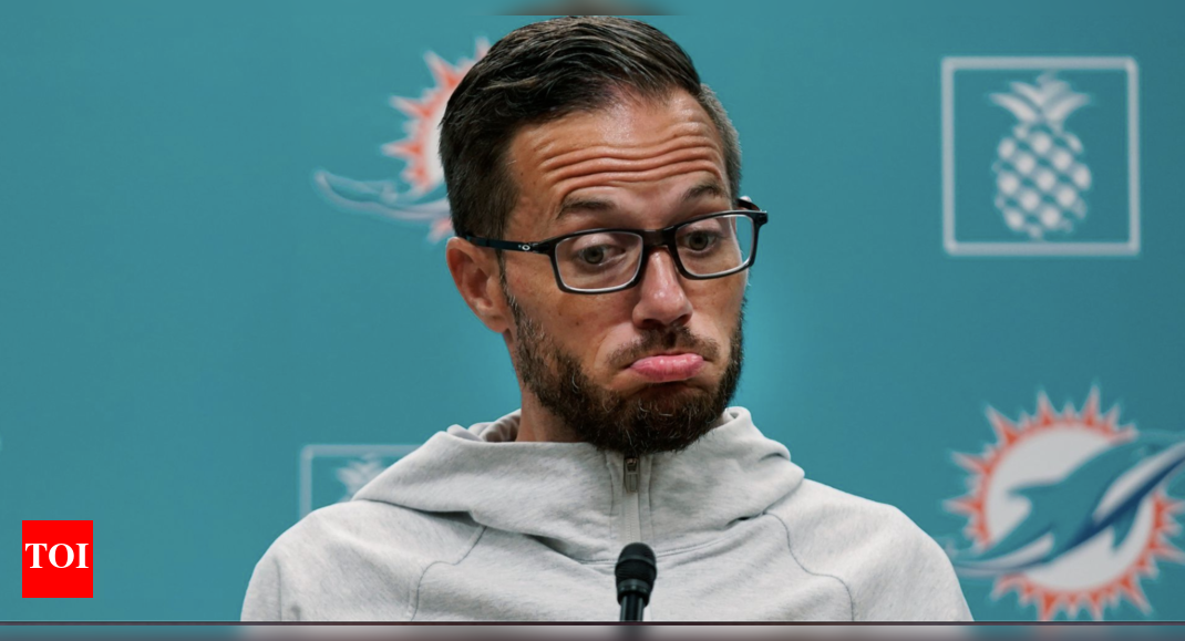 Watch: Dolphins coach Mike McDaniel trolls Bills fans by driving past their favorite bar after blowout win