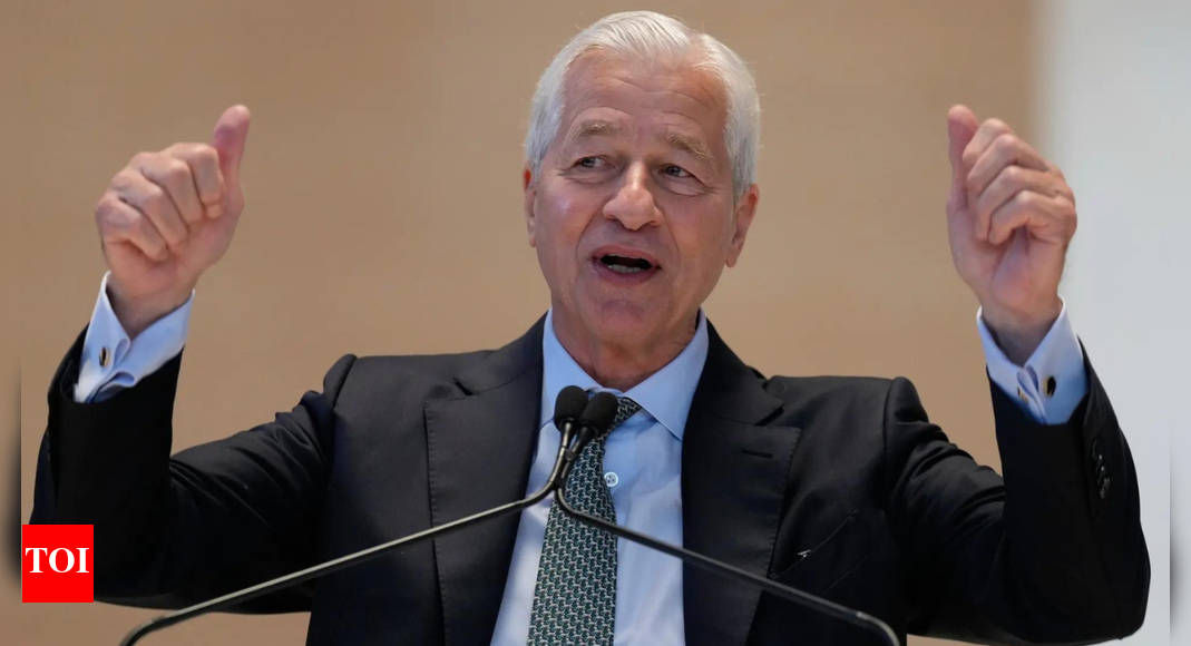 CEO of America's largest bank Jamie Dimon on not carrying his phone around, says: I want to ...