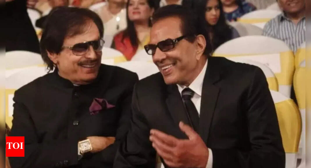When Dharmendra slapped Sanjay Khan, but cried like a baby when..