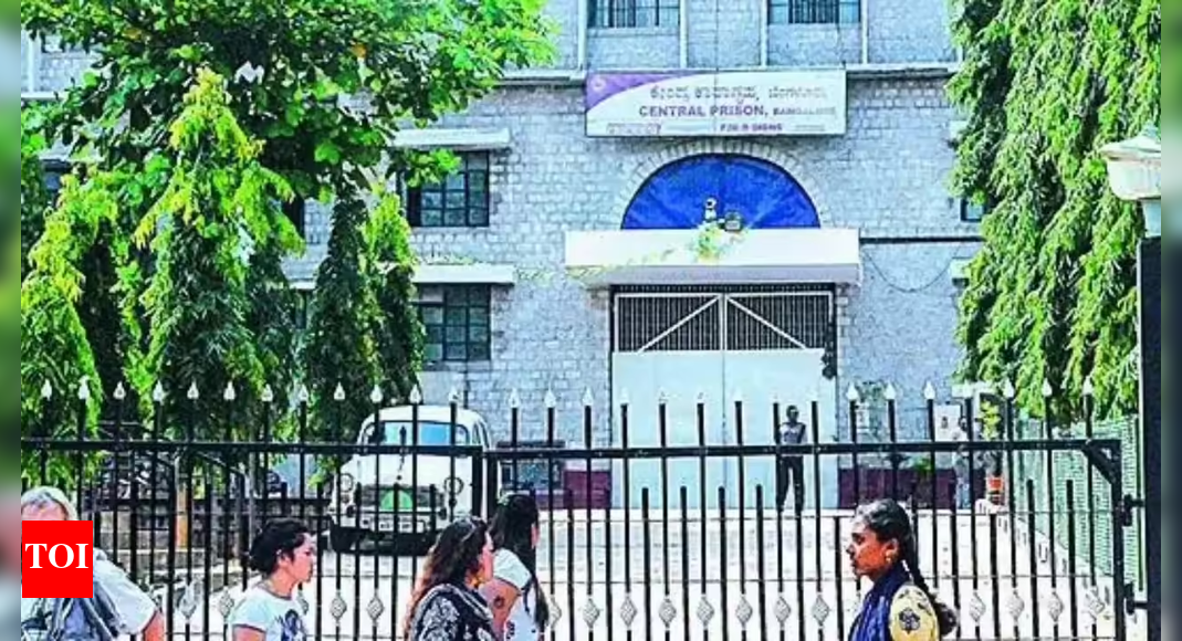 Karnataka shifts prison chief, suspends 2 officials after row over VVIP treatment