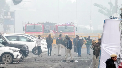 Red Fort blast: Police searches Delhi hotels night long; detains 4 suspects — Top development