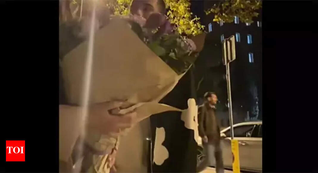 Lionel Messi photobombs couple's romantic dance in Barcelona - WATCH